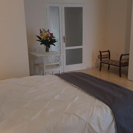 ホテル Residenze Benedetto Croce バーリ エクステリア 写真